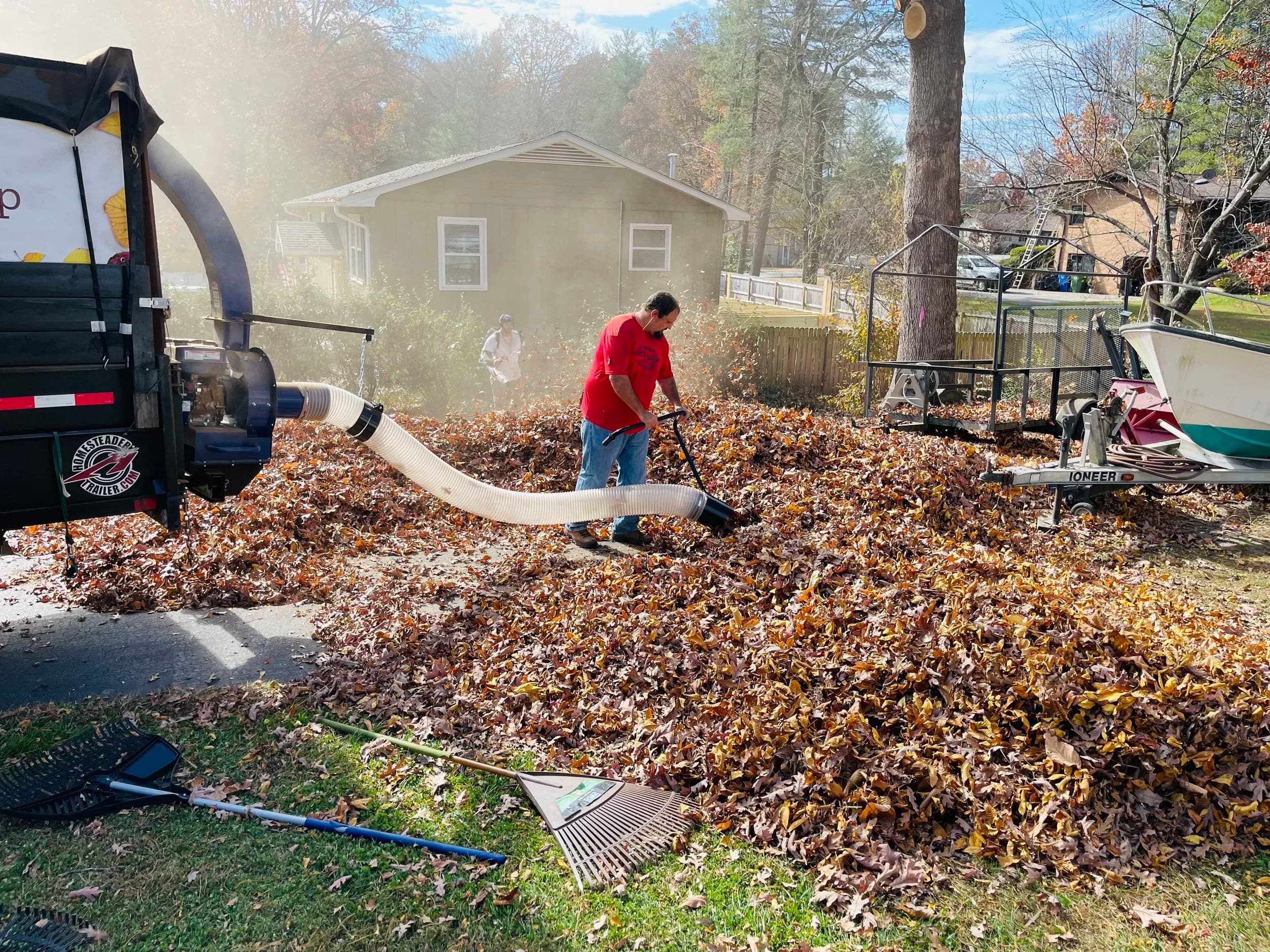Leaf Removal Services in Warren, MI